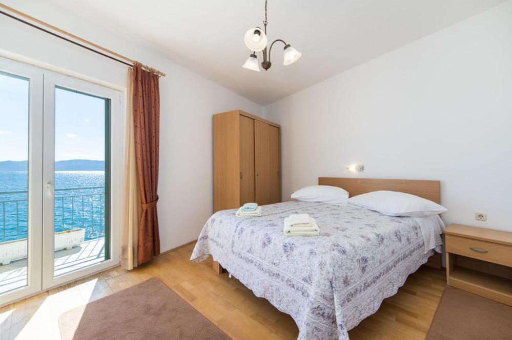 Apartments Dominko Brist Exterior photo